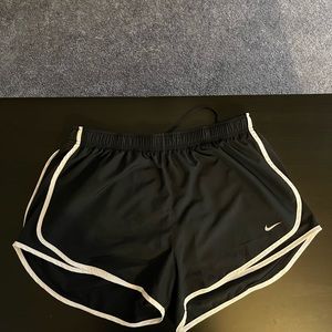 Womens nike shorts⚫️